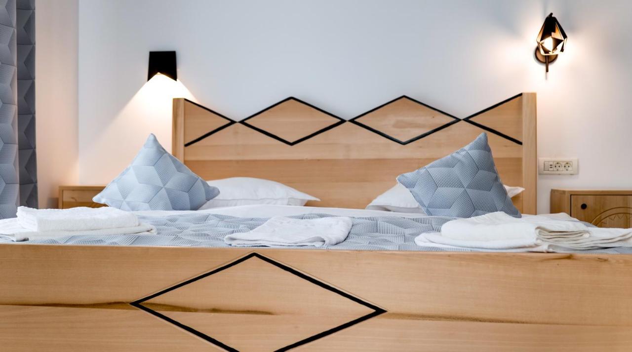 Conacul Olarilor Bed and Breakfast Baia de Fier Εξωτερικό φωτογραφία