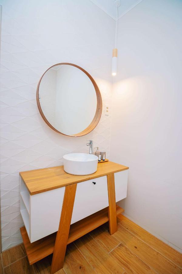 Conacul Olarilor Bed and Breakfast Baia de Fier Εξωτερικό φωτογραφία